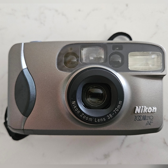 Nikon Film Cameras -Lot Of 2 - Picture 11 of 15
